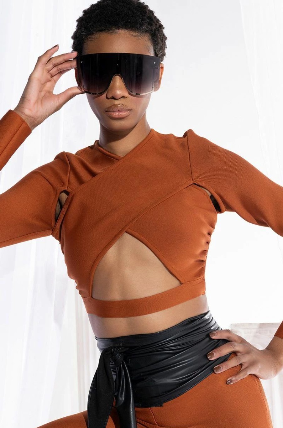 Long Sleeve Tops * | Drinks On You Cutout Long Sleeve Bandage Top Rust